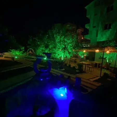 Leon Bed & Breakfast Side